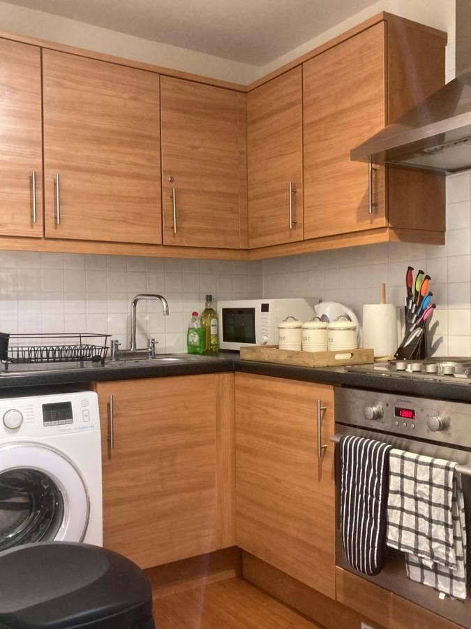 Modern Apartment Located In Cmk Restaurant Quarter Milton Keynes Exterior photo